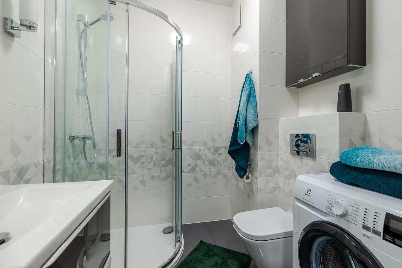 Wola Luxe Apartment Varsovia Exterior foto